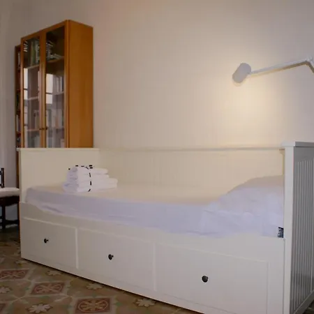 Oricagi House Modernist Style By Hlclub Agency Holiday home Vilanova i la Geltru